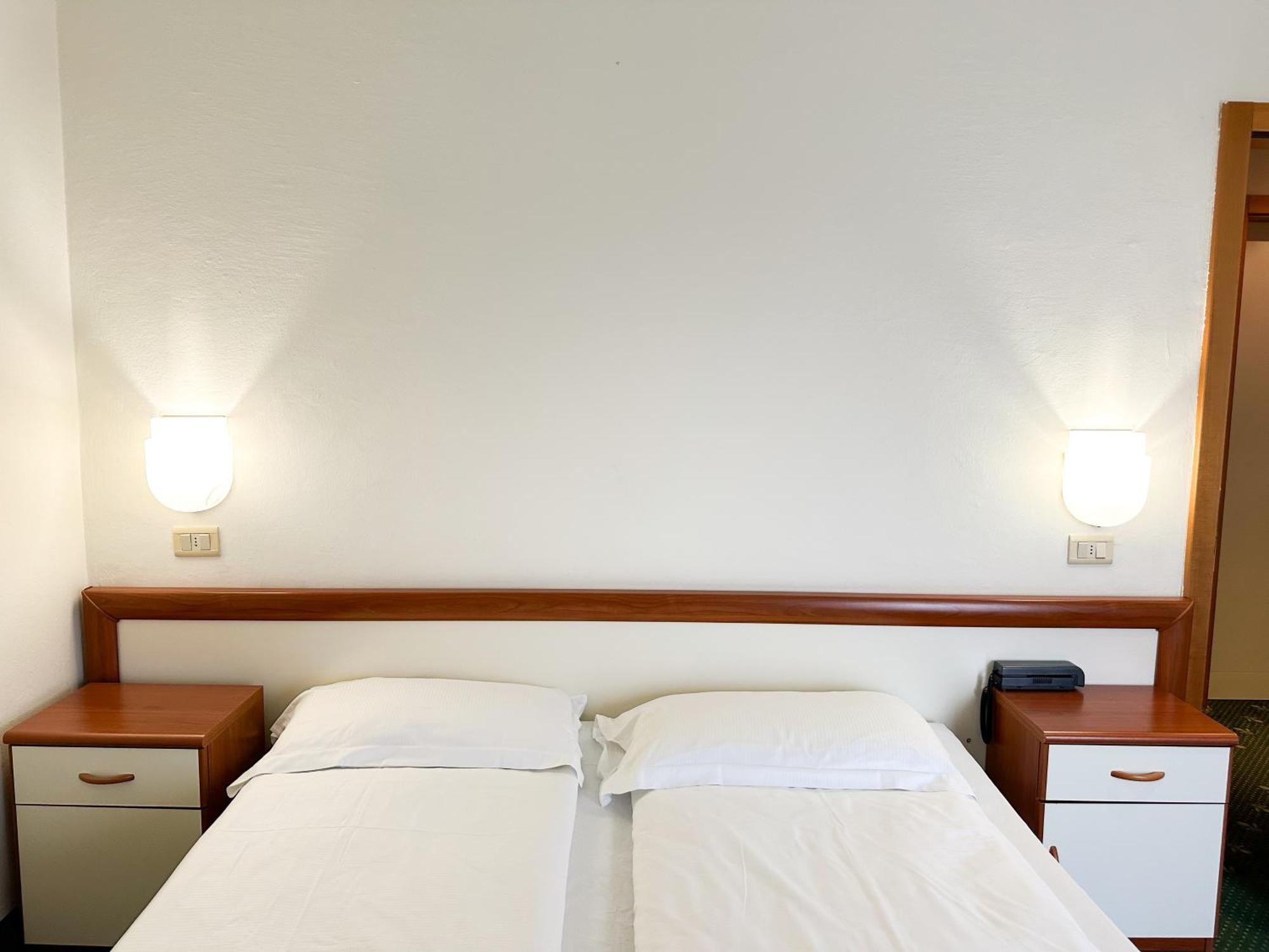 Hotel Bristol Рива-дель-Гарда Экстерьер фото