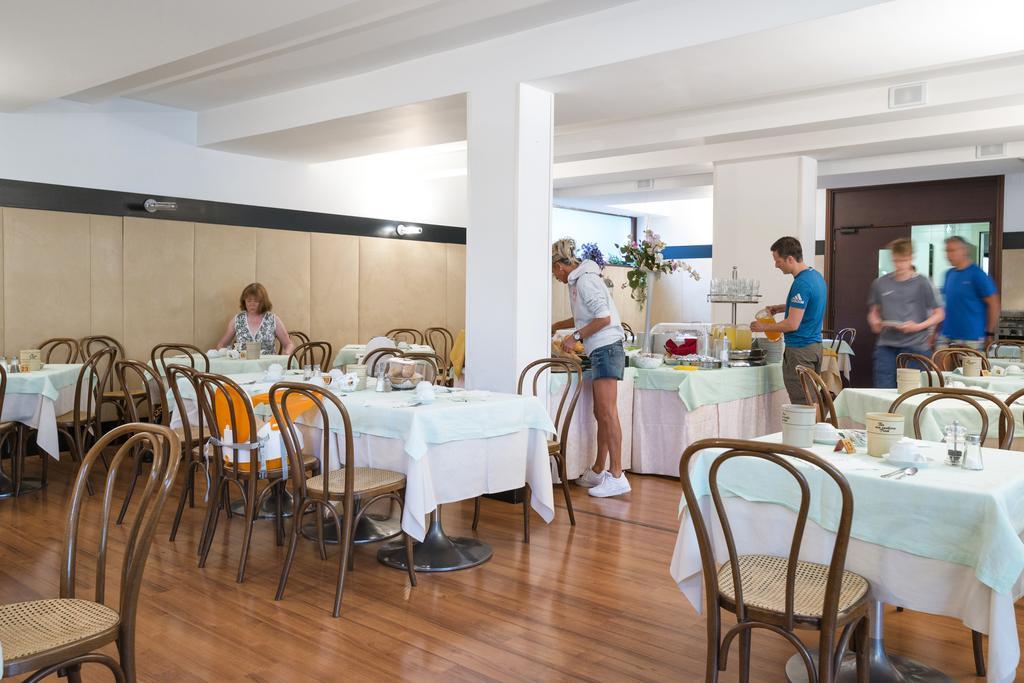 Hotel Bristol Рива-дель-Гарда Экстерьер фото